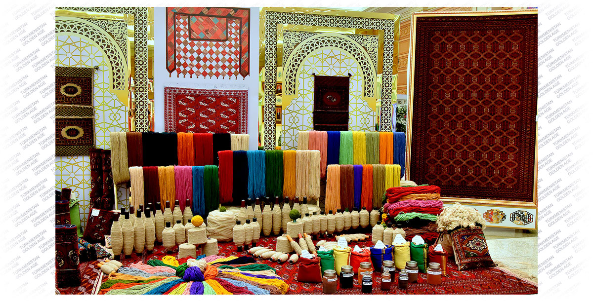 Выставка и конференция, чествование мастериц и концерт: как отметили Праздник туркменского ковра