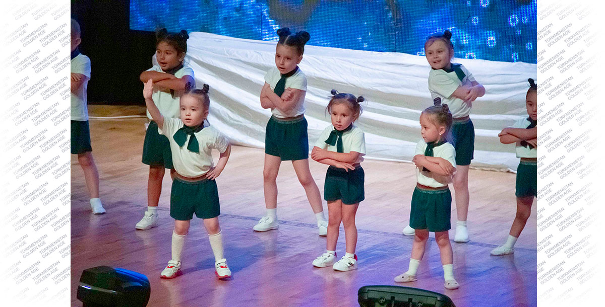 На танец приглашает Екатерина Бегенчева