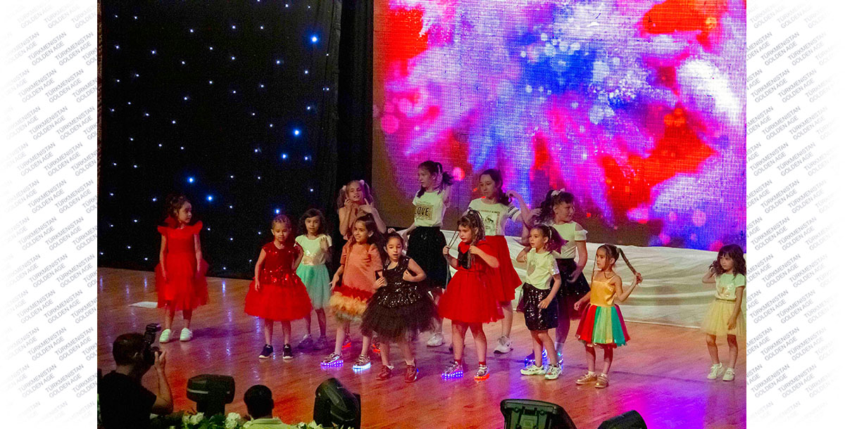 На танец приглашает Екатерина Бегенчева