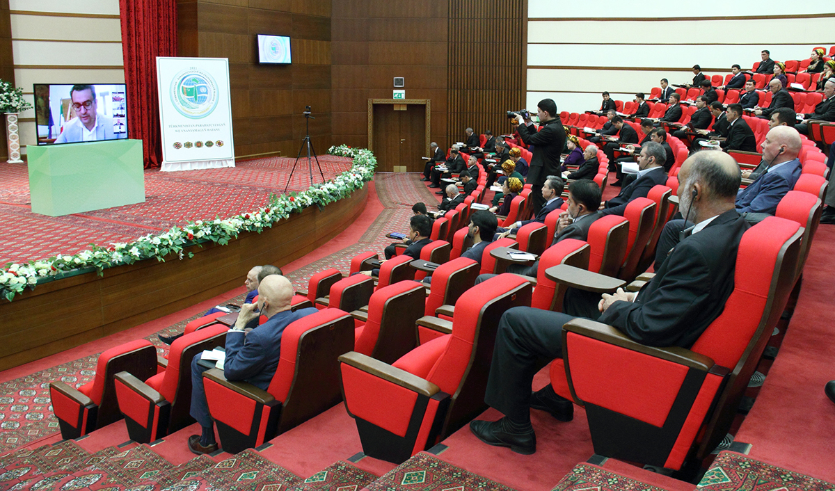 Презентация книги  «Духовный  мир туркмен» на итальянском языке