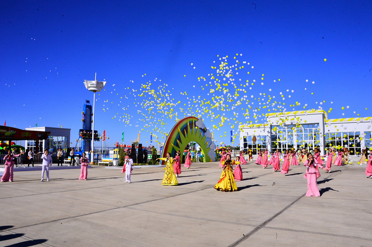 Caring for children - caring for the bright future of sovereign Turkmenistan