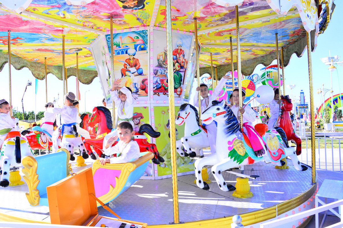 Caring for children - caring for the bright future of sovereign Turkmenistan