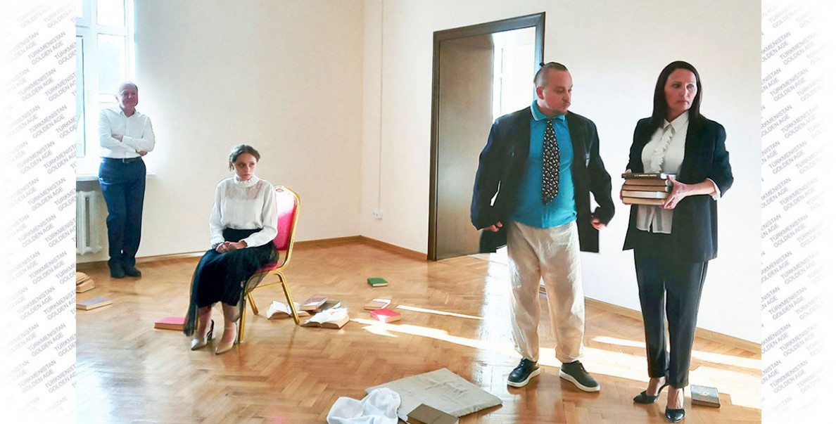 Bulgakow: synag, hyýalybentlik we beýlekiler