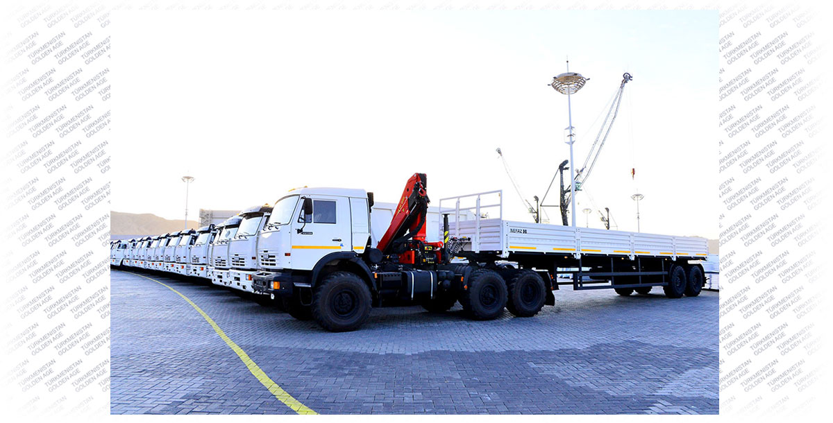 Merkezi Aziýa ýurtlarynyň önümleri Hazar deňziniň türkmen kenarynda görkezilýär