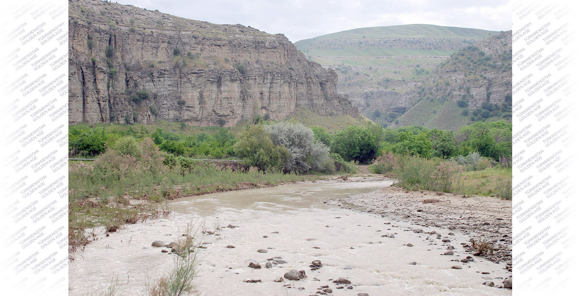 Сумбар - речная долина в объятиях гор