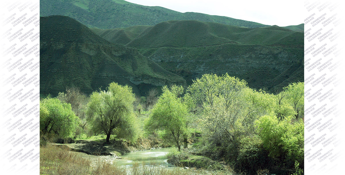 Sumbar - dag goýnundaky derýa jülgesi