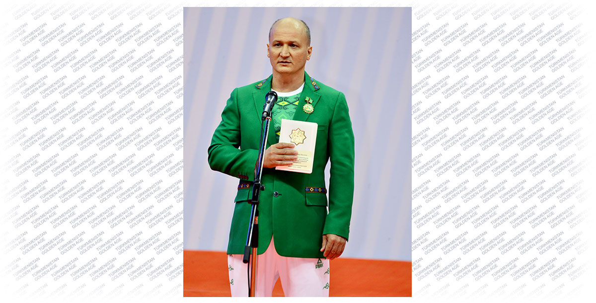 President Gurbanguly Berdimuhamedov awarded the first Olympic medalist in the history of independent Turkmenistan