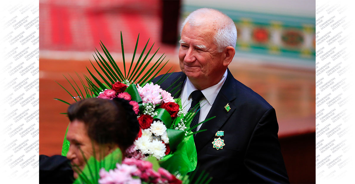 Ýuriý Şkuriniň taryhy surat kyssasy