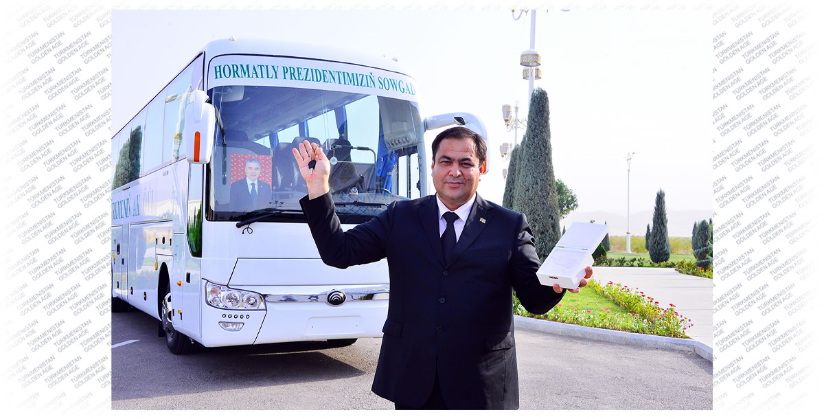 Гала-концерт финалистов детского музыкально-песенного конкурса в честь праздника независимости Родины