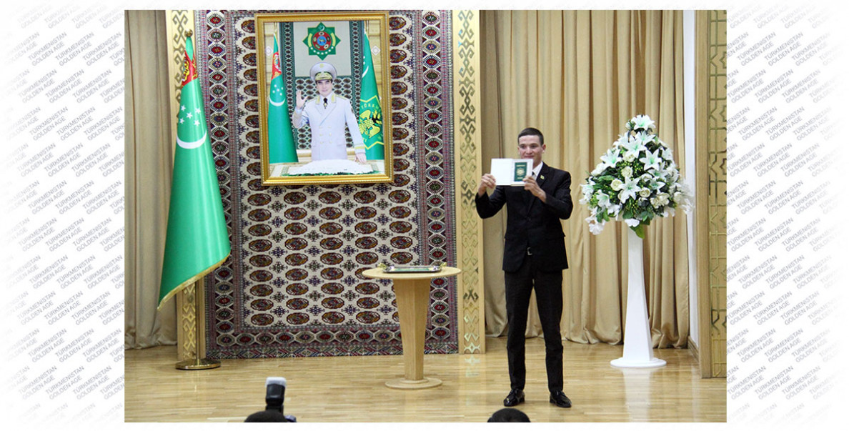 New citizens of Turkmenistan awarded passports