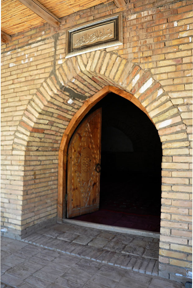 В знаменитом средневековом медресе Идрис-баба, расположенном в Лебапском велаяте, учился классик туркменской поэзии Махтумкули