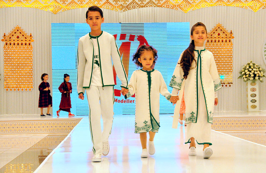 В международной текстильной выставке принимают участие ведущие компании и известные модельеры