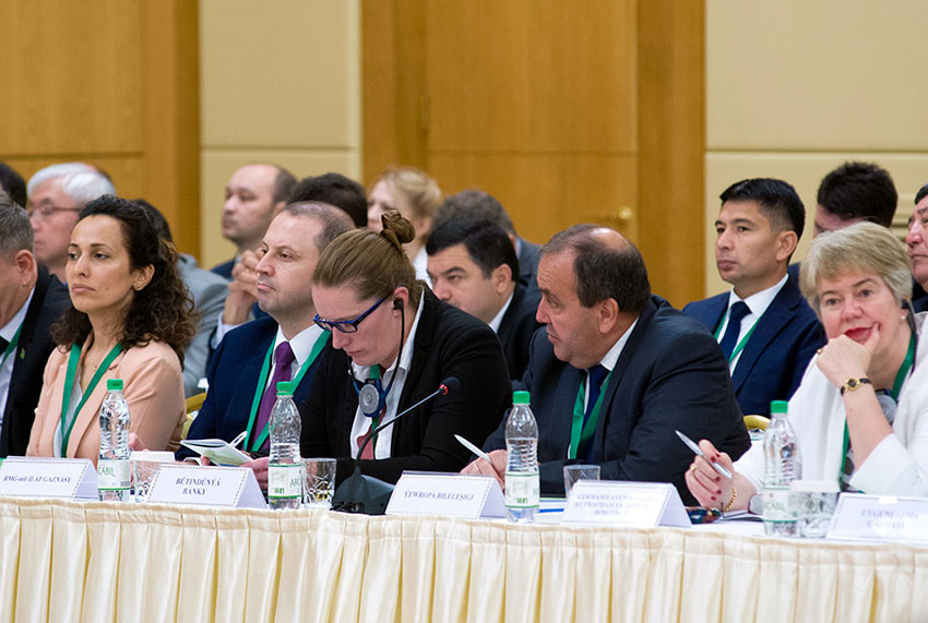 На международном экологическом форуме обсуждаются меры по адаптации стран региона к изменению климата