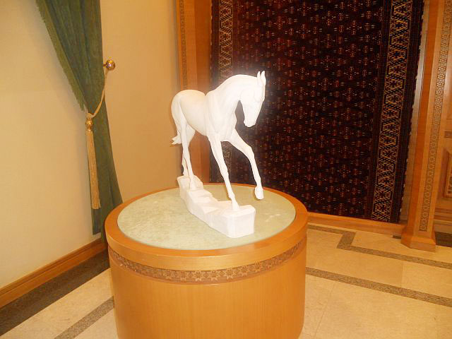 Daşoguzly nakgaşlar we heýkeltaraşlar öz işlerini V Aziada bagyşlaýarlar