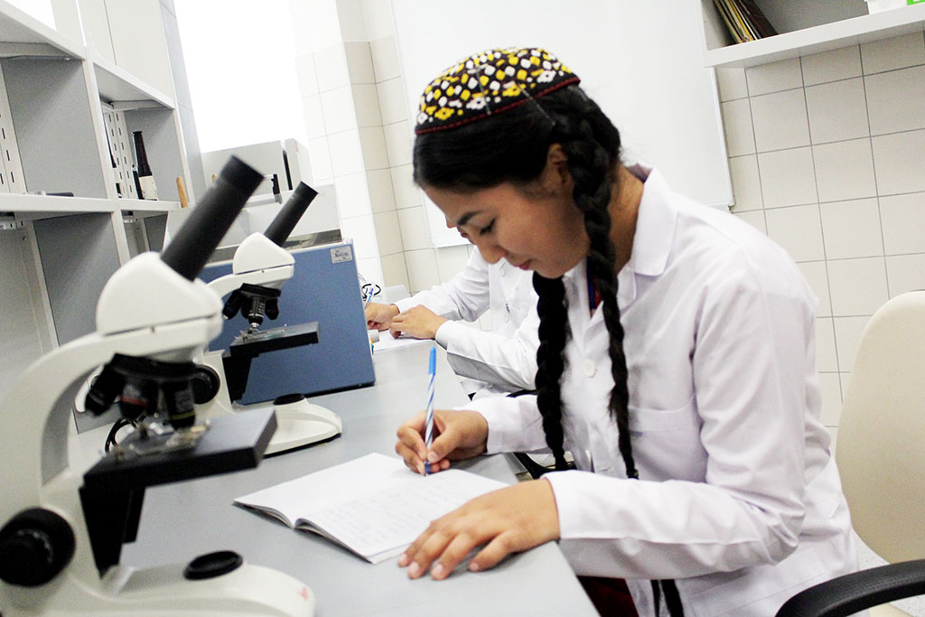 HNweGI-niň talyplary-patent alan ylmy işleriň awtorlary