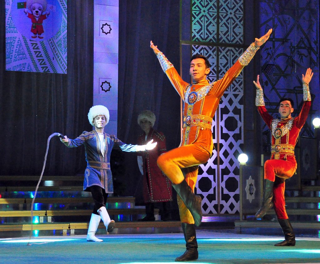 Aşgabatda V Aziada bagyşlanan operanyň ilkinji görkezilişi şowly geçdi