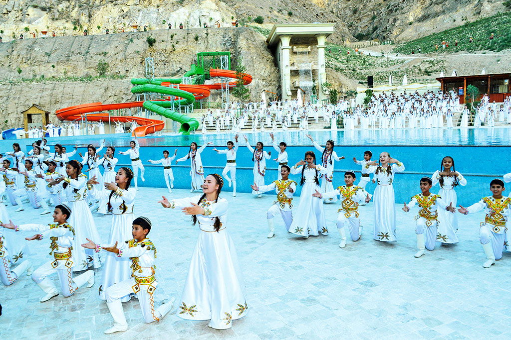 Глава государства принял участие в церемонии открытия культурно-развлекательного центра «Gala»