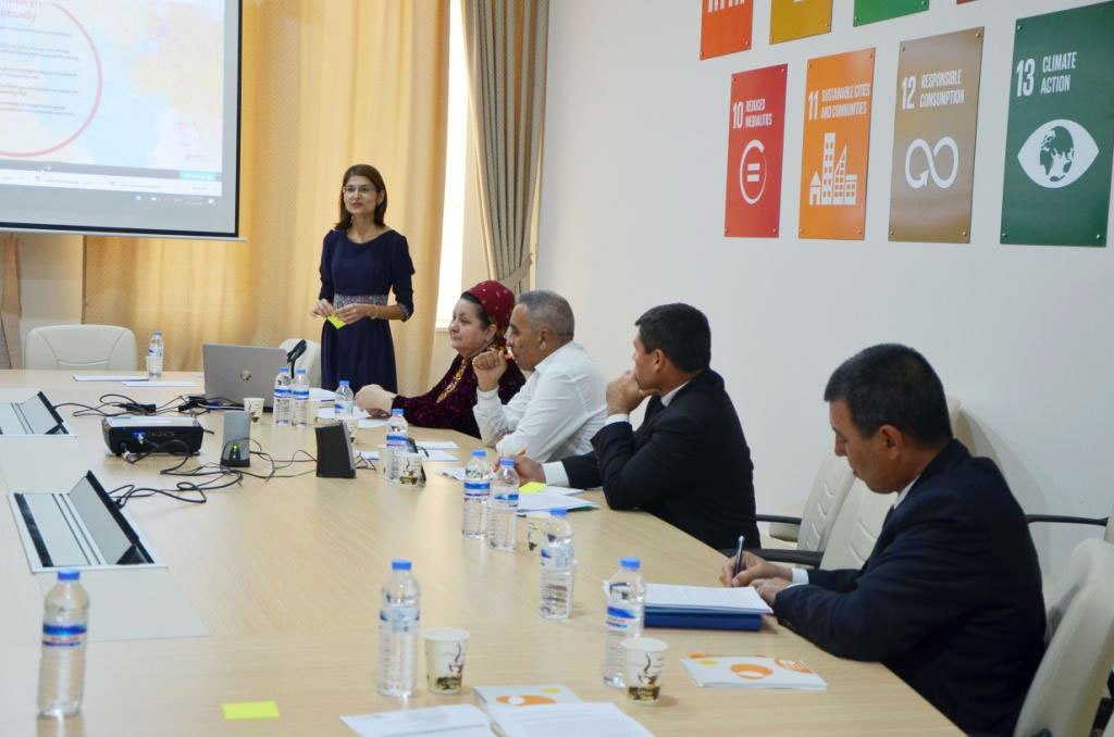 Turkmen journalists discuss gender subject in mass media