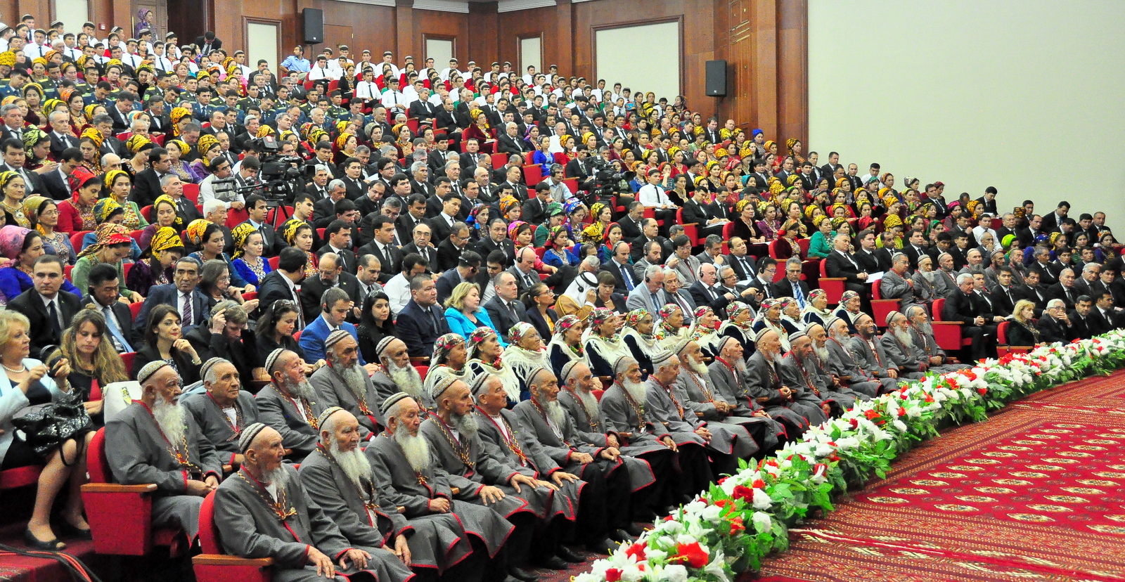“Arkadagyň ajap eýýamy” atly kitabyň tanyşdyrylyşy