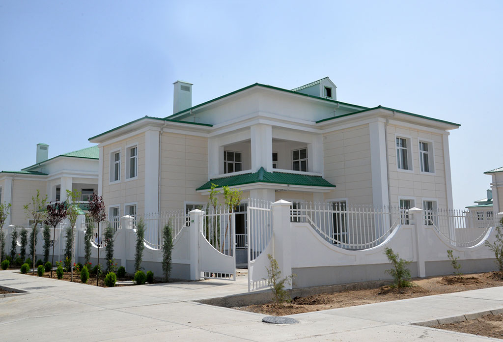 New cottage complex is built in Choganly