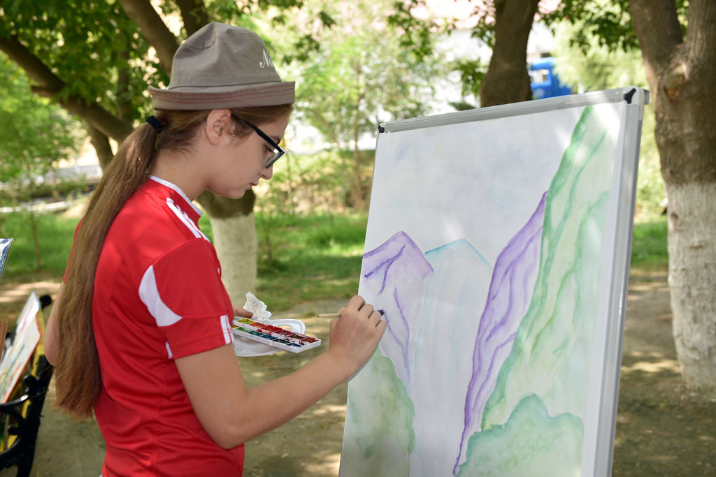 Çagalaryň Gökderedäki tomusky dynç alyşy döredijilikde, şadyýanlykda we ruhubelentlikde geçýär