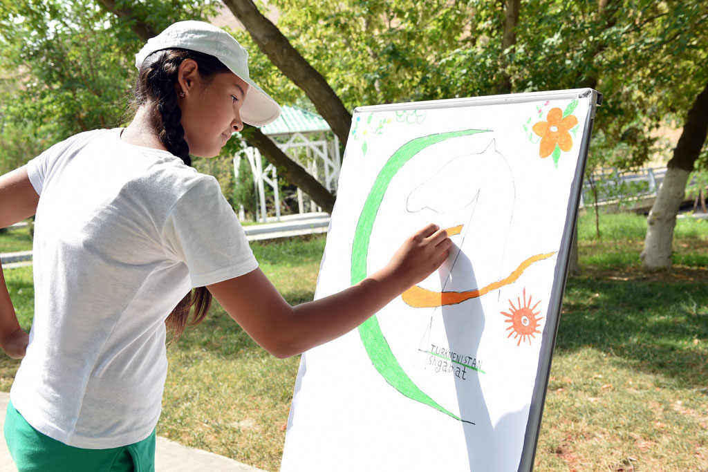 Çagalaryň Gökderedäki tomusky dynç alyşy döredijilikde, şadyýanlykda we ruhubelentlikde geçýär