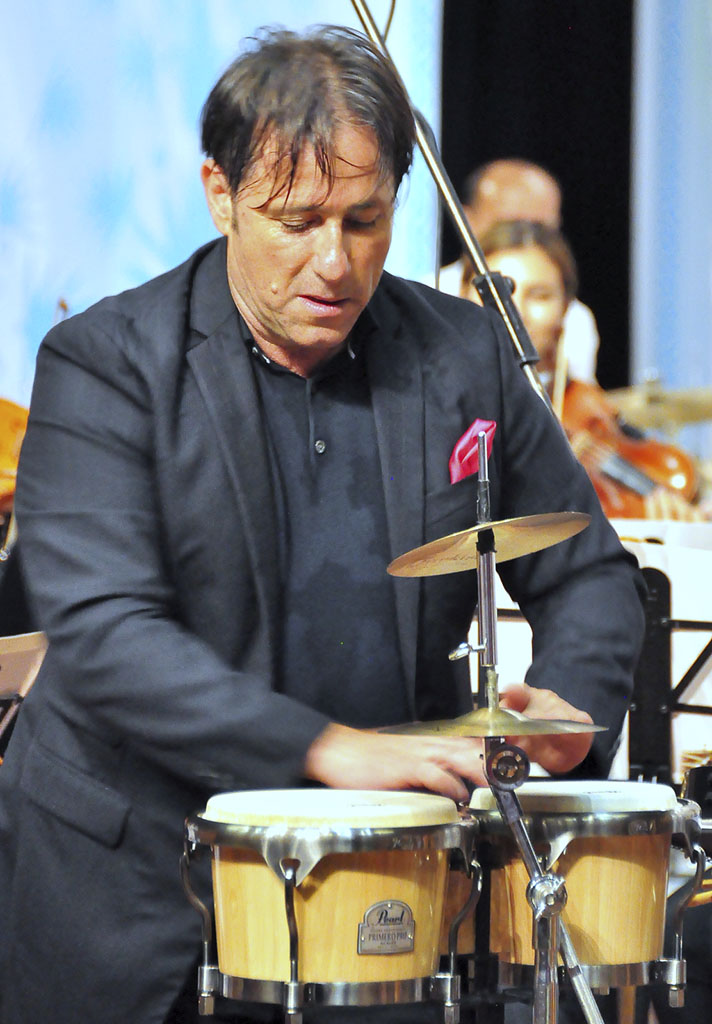 Aşgabatly tomaşaçylaryň öňünde „marimba ussady“ Hen Simbalista çykyş etdi