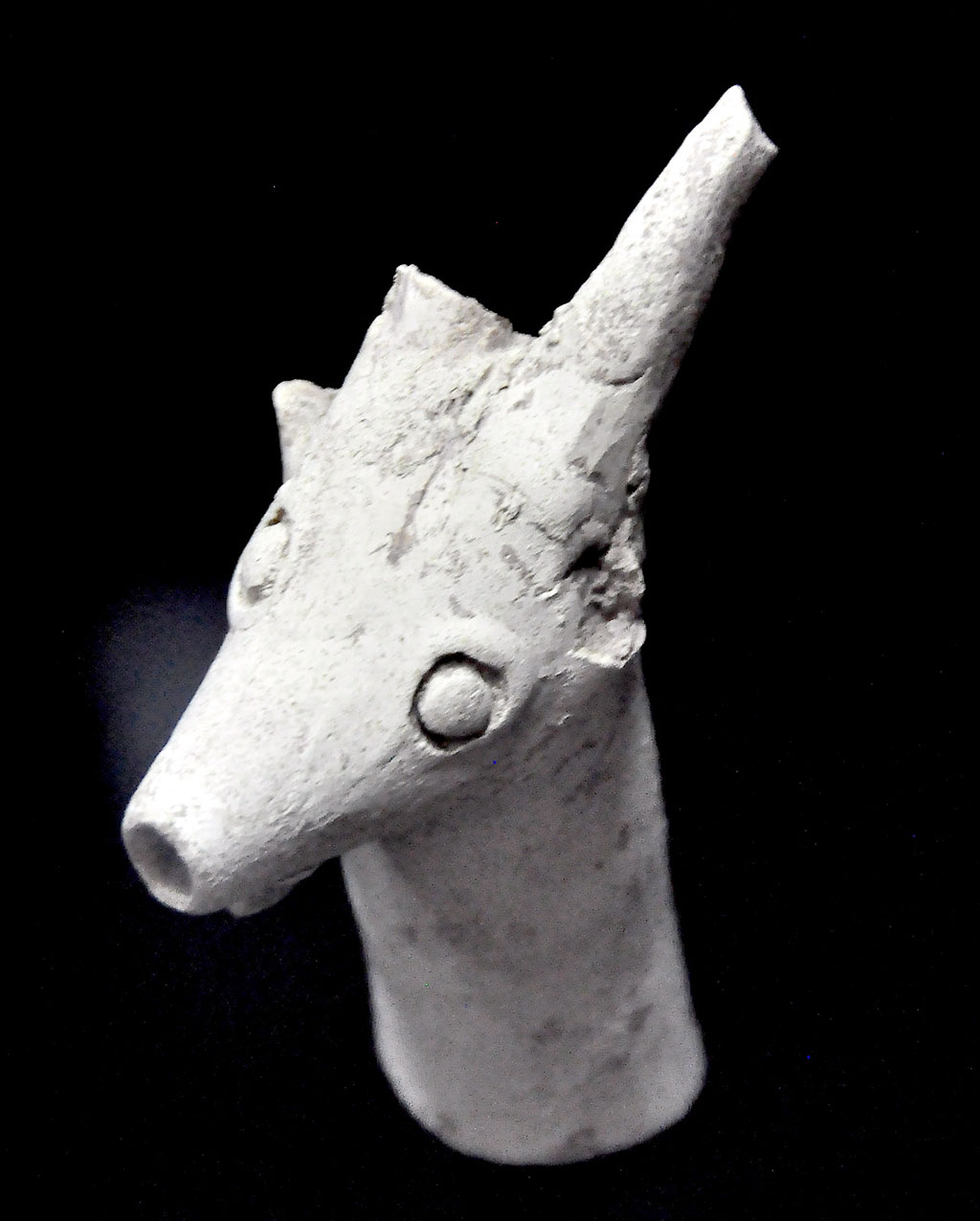 Bürünç eýýamynyň ajaýyp gymmatlyklary çeperçilik muzeýinde görkezildi