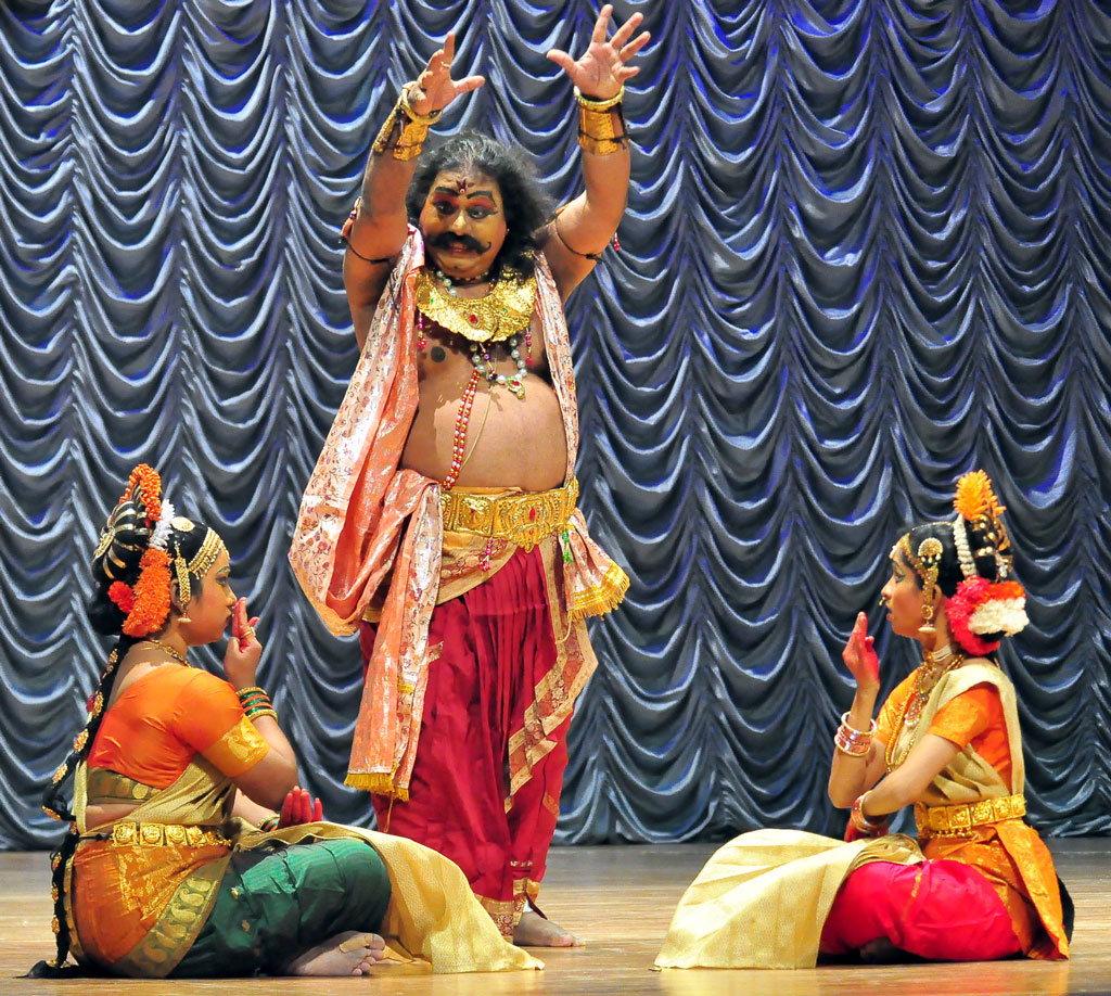 Hindistanyň „Açutamanasa“ tans toparynyň Türkmenistanyň paýtagtyndaky çykyşy şowly geçdi