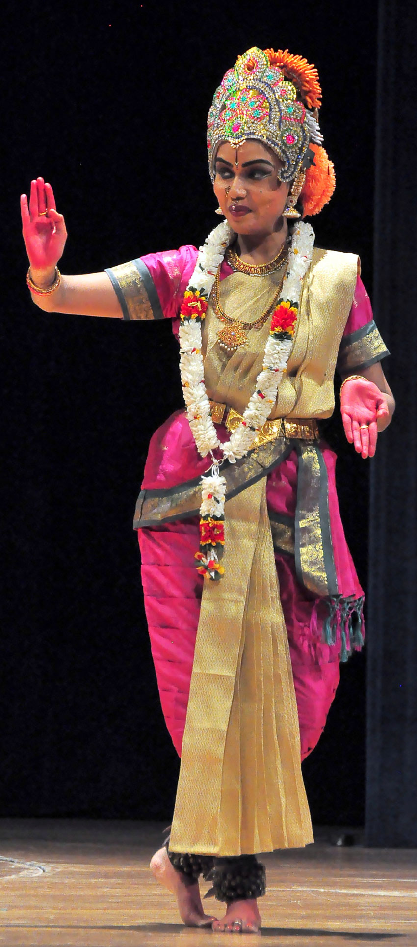 Hindistanyň „Açutamanasa“ tans toparynyň Türkmenistanyň paýtagtyndaky çykyşy şowly geçdi