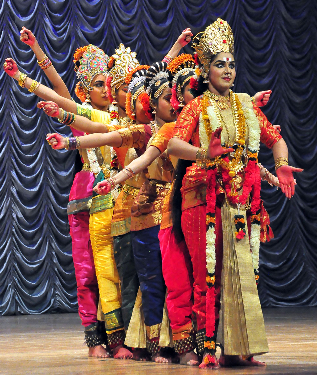 Hindistanyň „Açutamanasa“ tans toparynyň Türkmenistanyň paýtagtyndaky çykyşy şowly geçdi