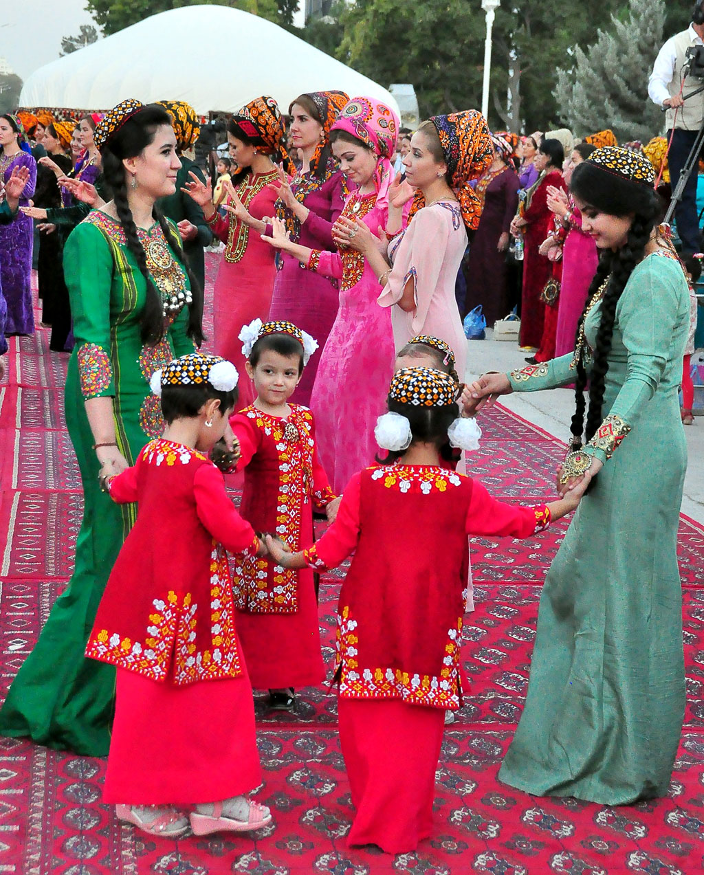 Туркменистанцы празднуют Курбан байрамы