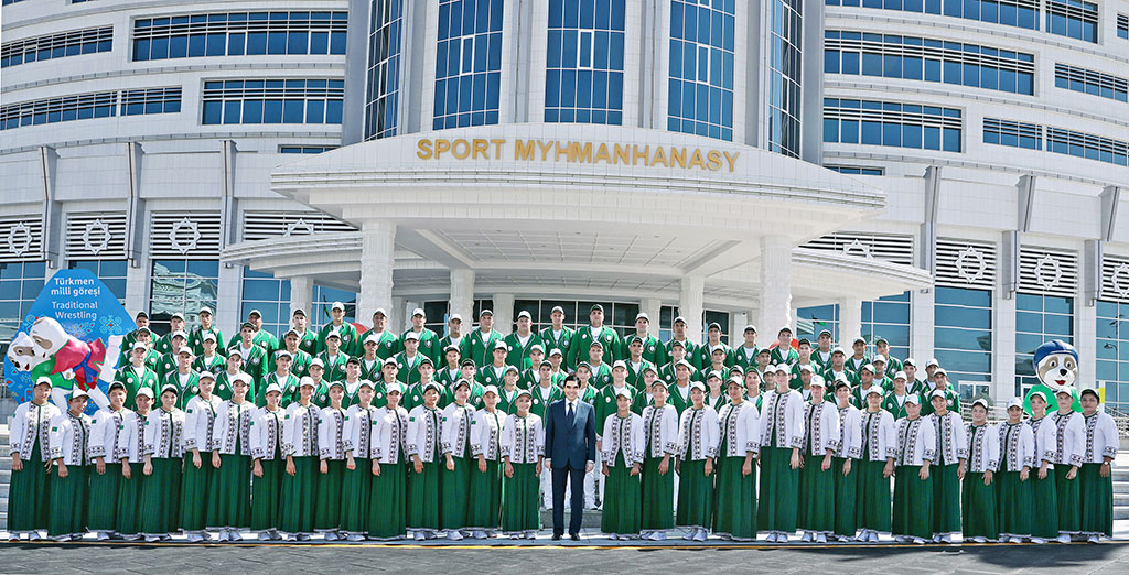 Большими торжествами отмечен 10-дневный отсчёт до открытия V Азиады