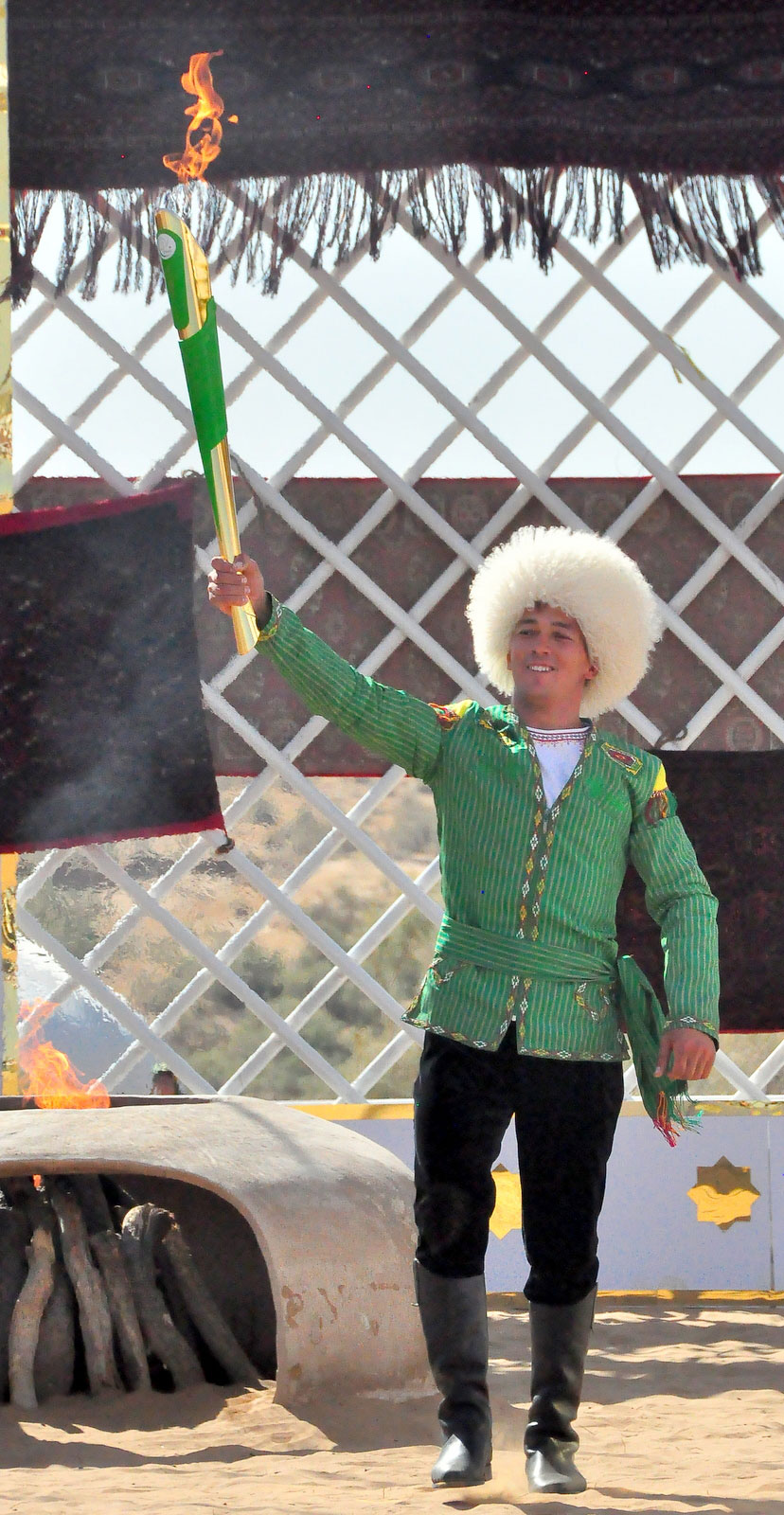 Большими торжествами отмечен 10-дневный отсчёт до открытия V Азиады