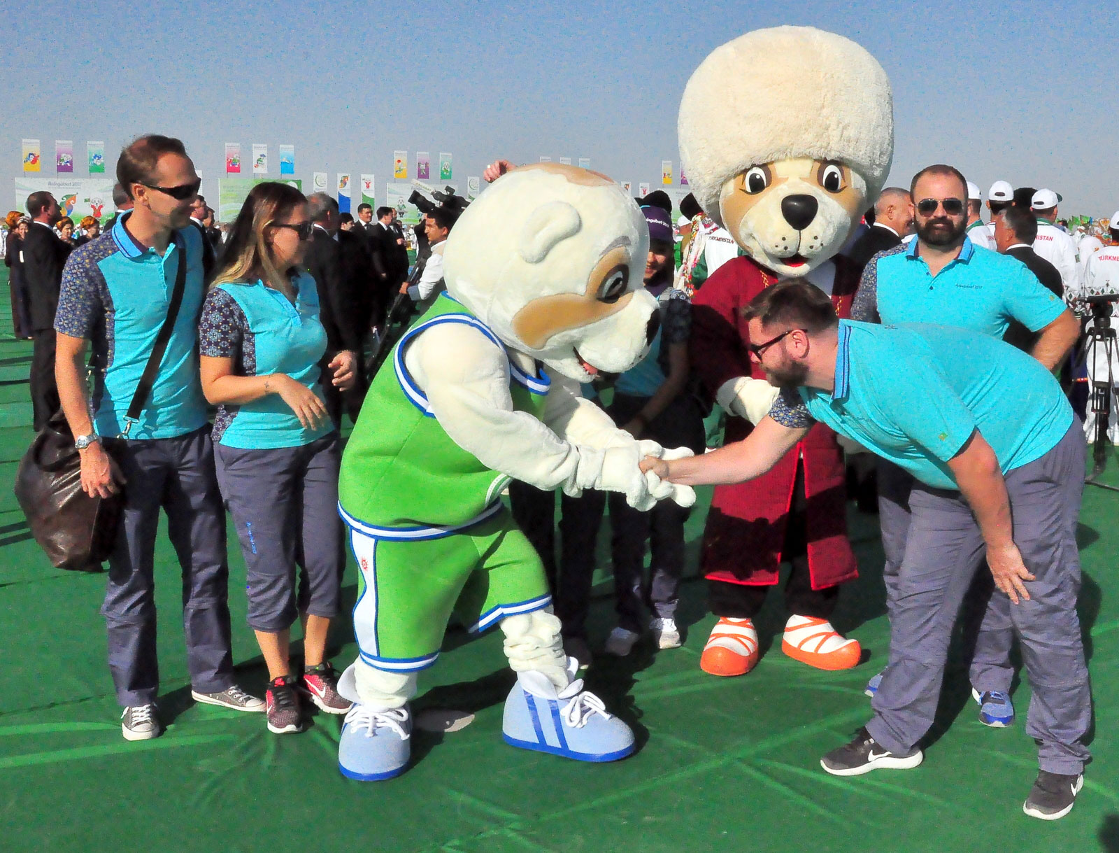 Большими торжествами отмечен 10-дневный отсчёт до открытия V Азиады