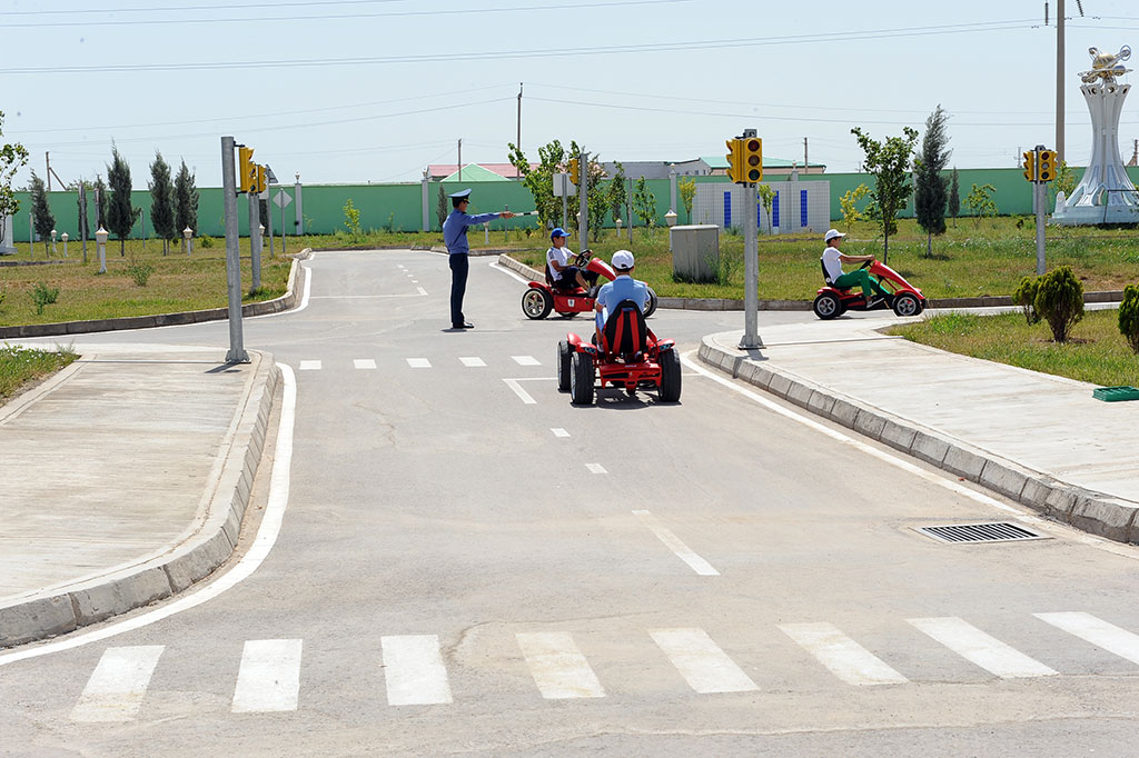 В расписании ашхабадских школьников – внеплановые каникулы