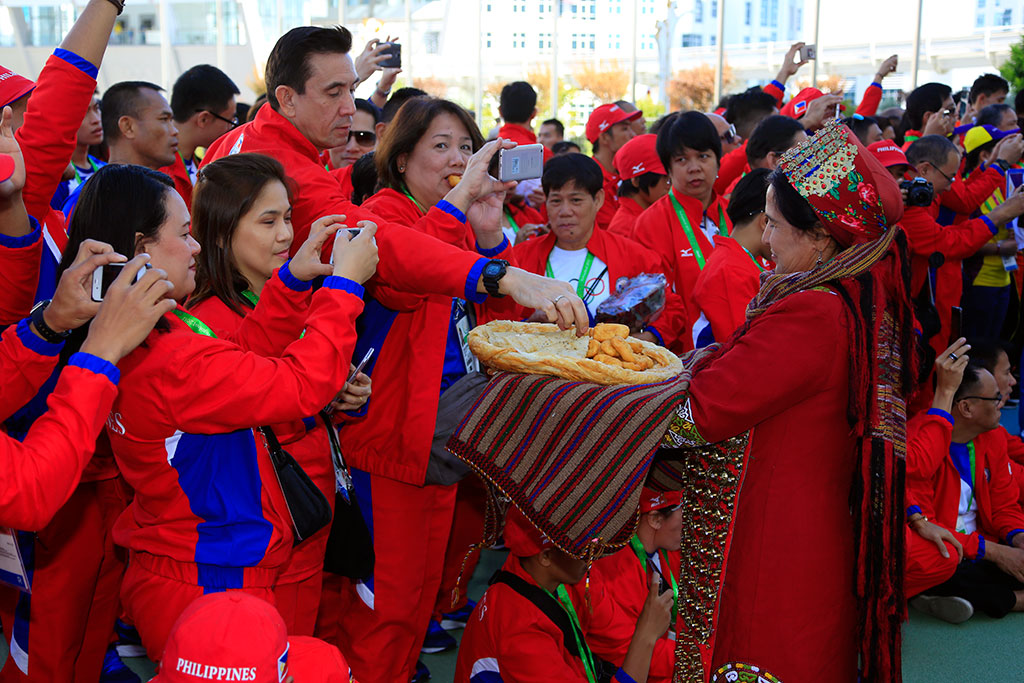 «Aşgabat 2017» oýunlarynyň  bezeg öwüşginlerinde Türkmenistanyň täsin milli mirasy şöhlelendirildi