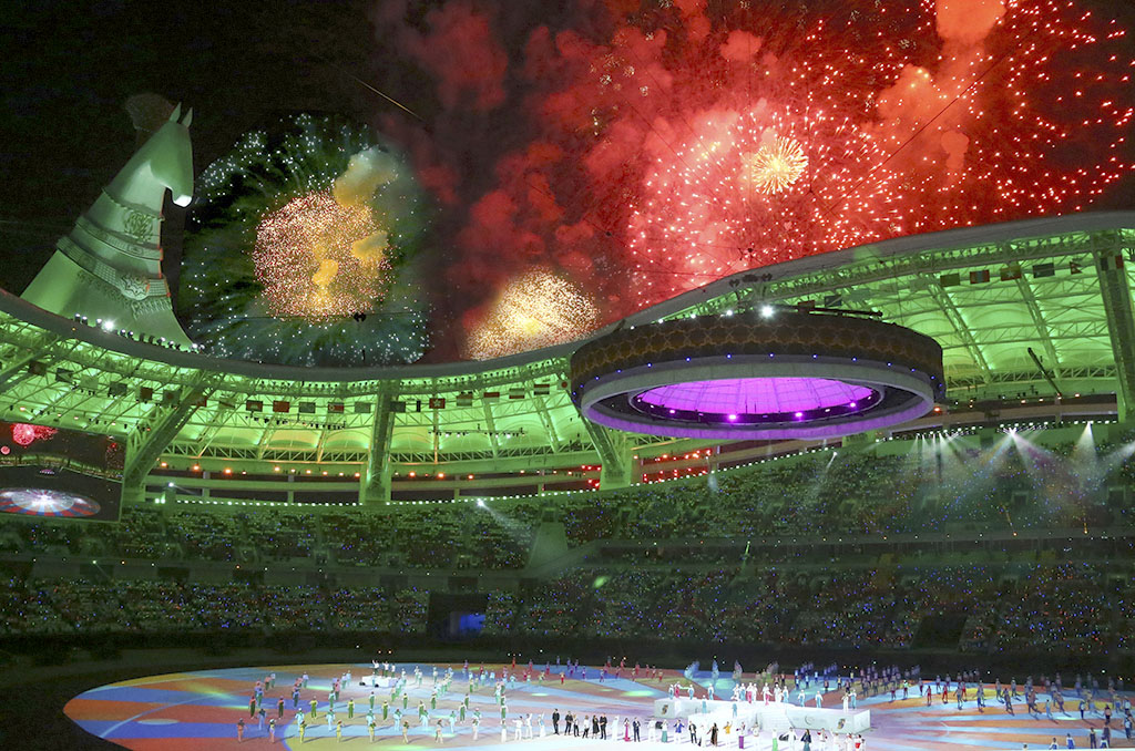 Olimpiýa stadionynda V Aziadanyň ýapylyş dabarasy boldy