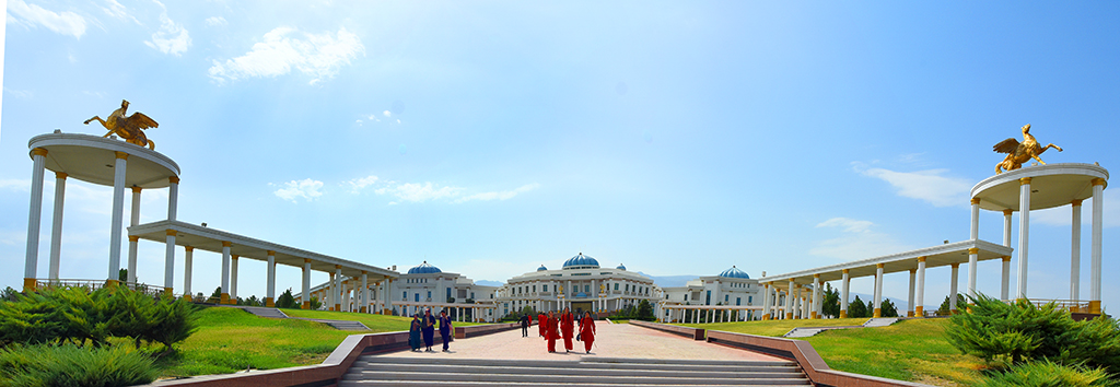 The present of Turkmen sportsmen to the Head of the State is passed to the Presidential Museum