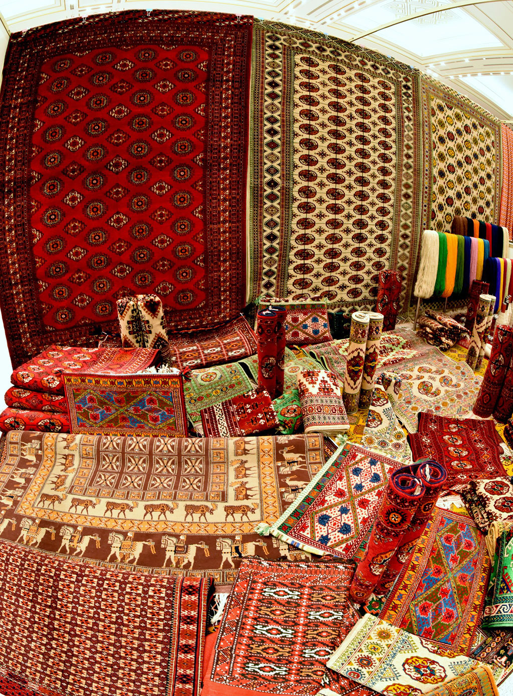Intersectoral exhibition illustrates key trends of Turkmen economy