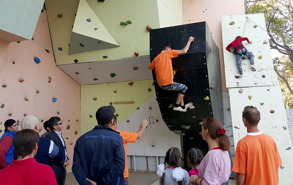 Agama Alpinist Club organizes festival on adaptable rock climbing for people with disabilities 