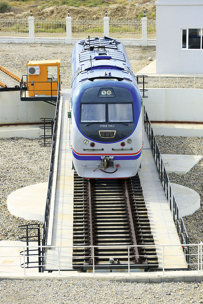 Gurbanguly Berdimuhamedov: Bereket Locomotive Depot to Link Countries of Region to Ports on Persian Gulf