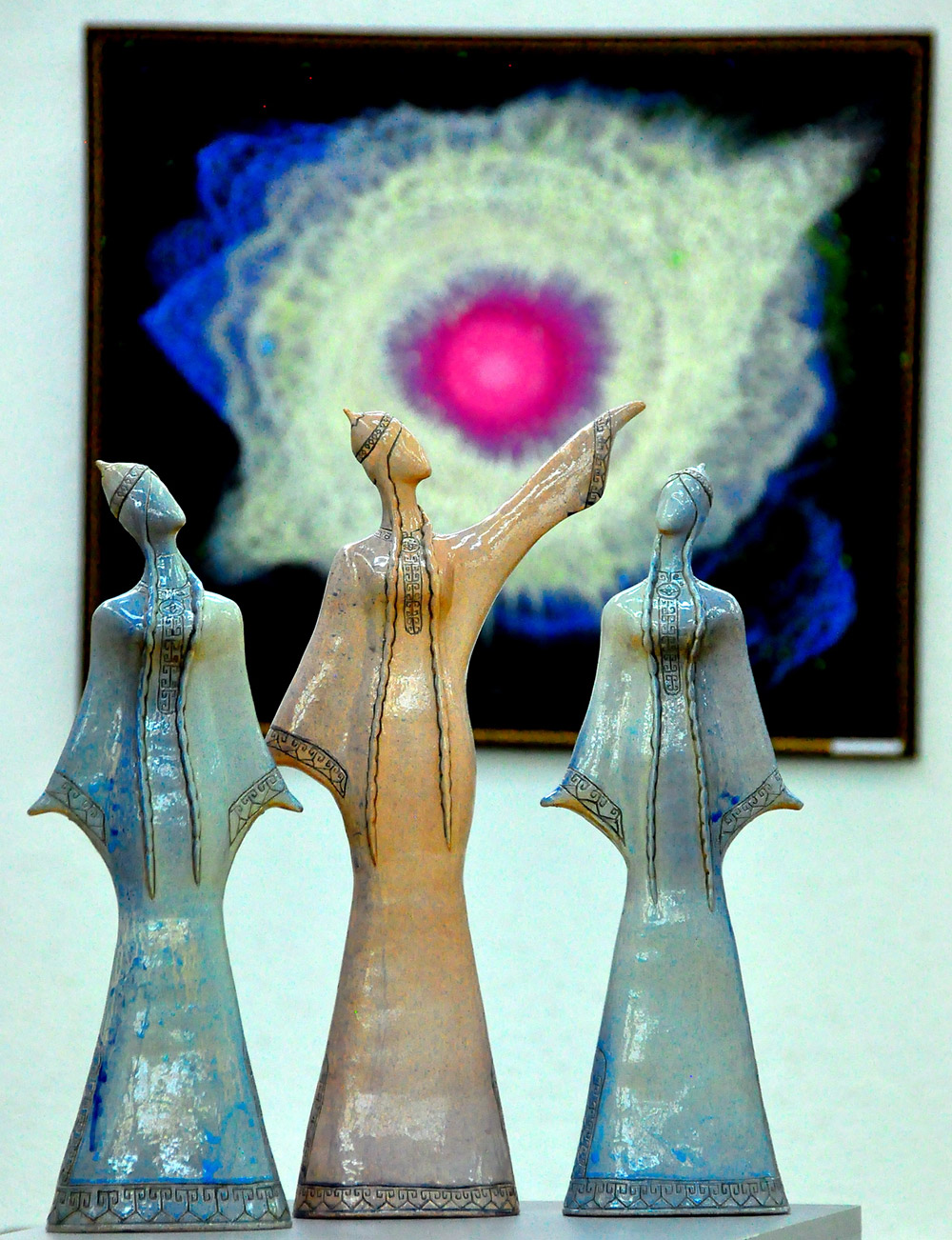 Стилистическое многообразие отличает экспозицию, развернутую в Центре художественных выставок