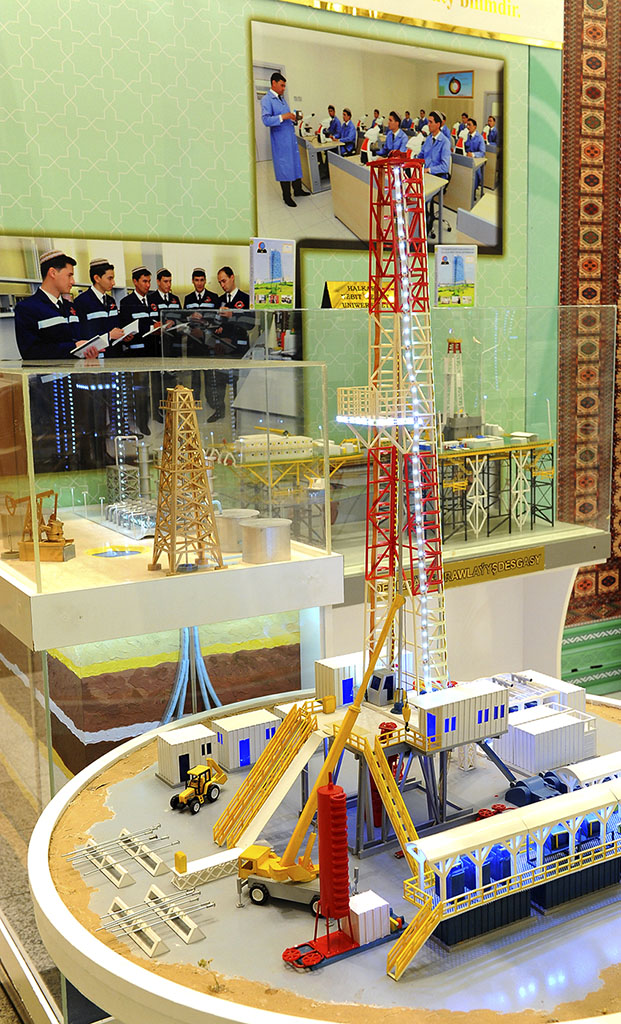 Aşgabatda halkara nebitgaz forumy açyldy 