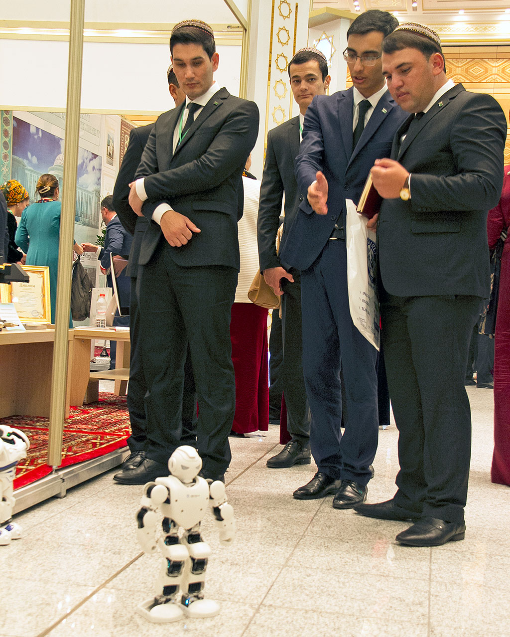 Aşgabatda bilim we sport ulgamynda gazanylan dünýä üstünlikleri bilen tanyşdyryldy  