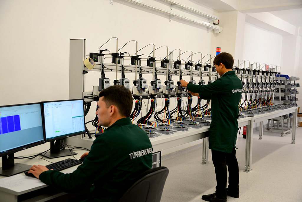 Первые электронные электросчётчики отечественного производства проходят испытания 