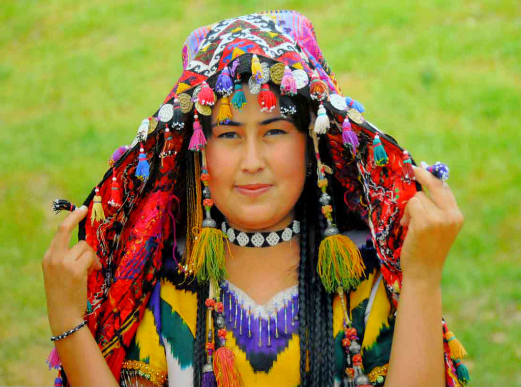 Özbegistanly  fotosuratçylar aşgabatlylary  öz Watanynyň dürli röwüşli däp-dessurlary bilen tanyşdyrdylar