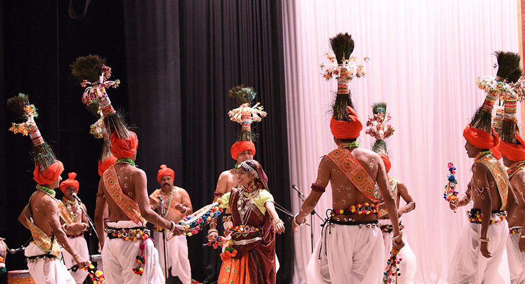 Ашхабадцы познакомились с творчеством индийского танцевального коллектива  «Непангар Джагрути Кала Кендра»