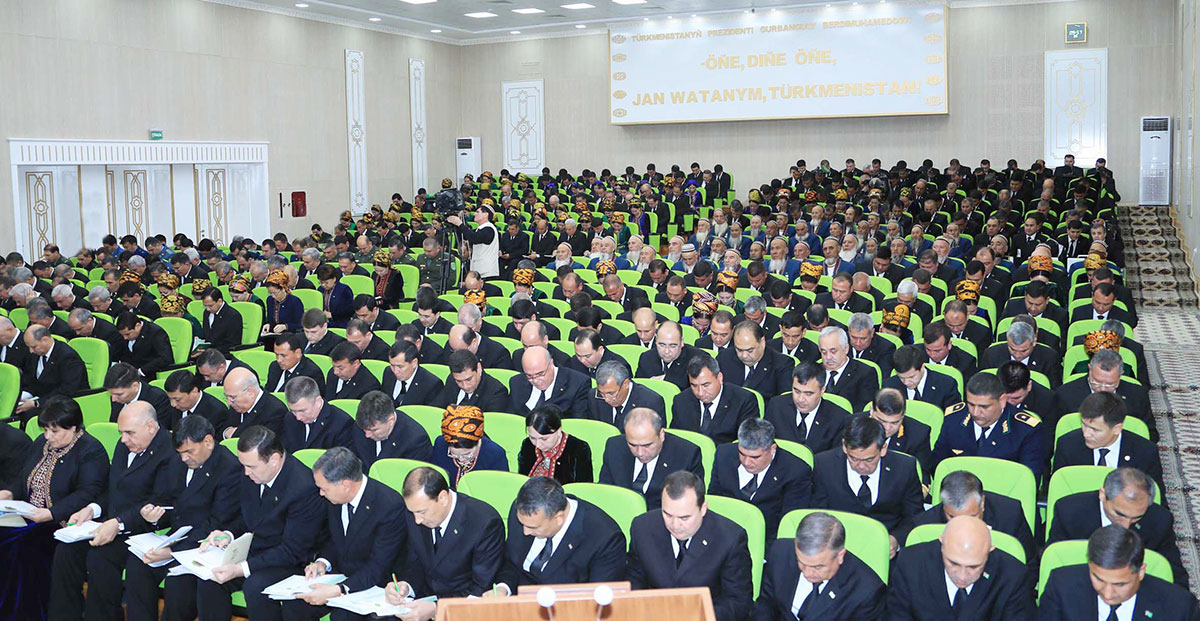 Türkmenistanyň Hökümetiniň göçme mejlisinde gündogar welaýatyny ösdürmegiň esasy meselelerine seredildi