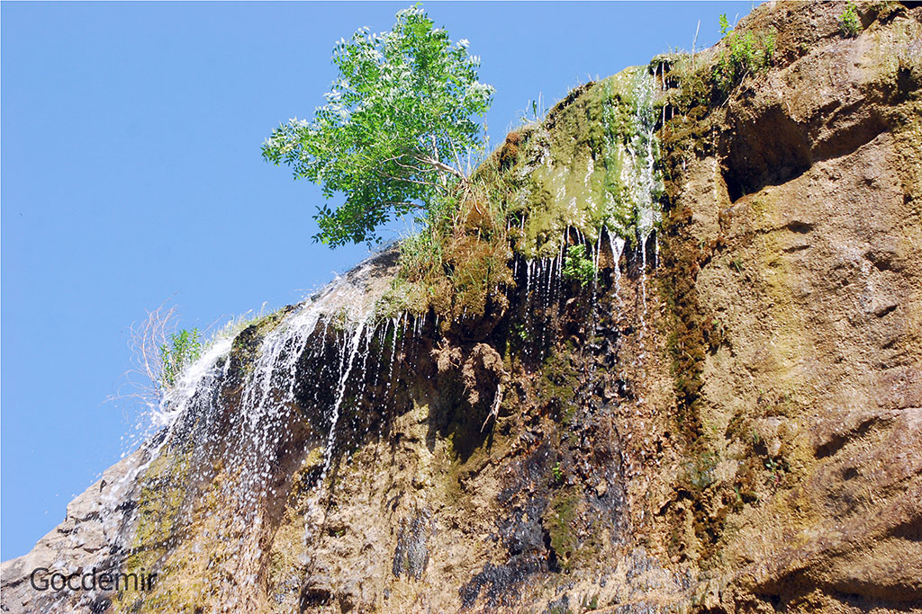 Выставка в галерее Академии художеств: симфония керамики и винтажные мотивы